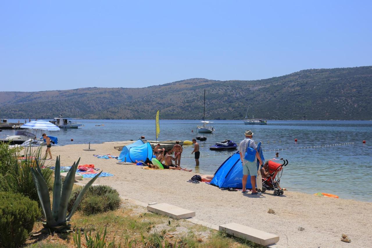 Seaside Holiday House Poljica, Trogir - 5161 Марина Екстериор снимка