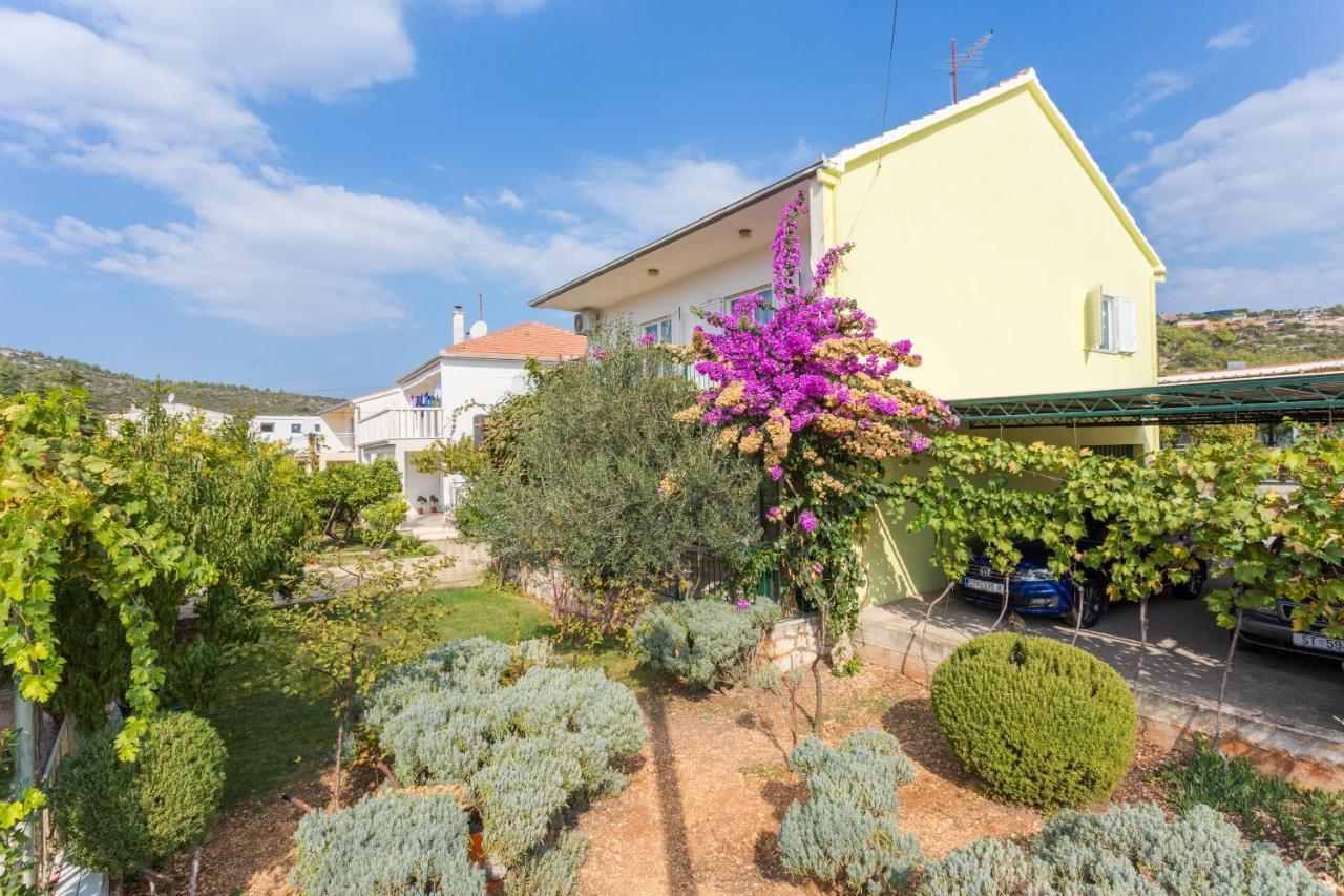 Seaside Holiday House Poljica, Trogir - 5161 Марина Екстериор снимка