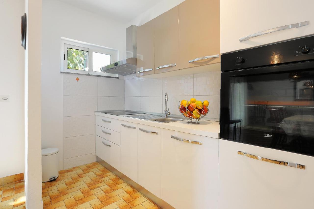 Seaside Holiday House Poljica, Trogir - 5161 Марина Екстериор снимка