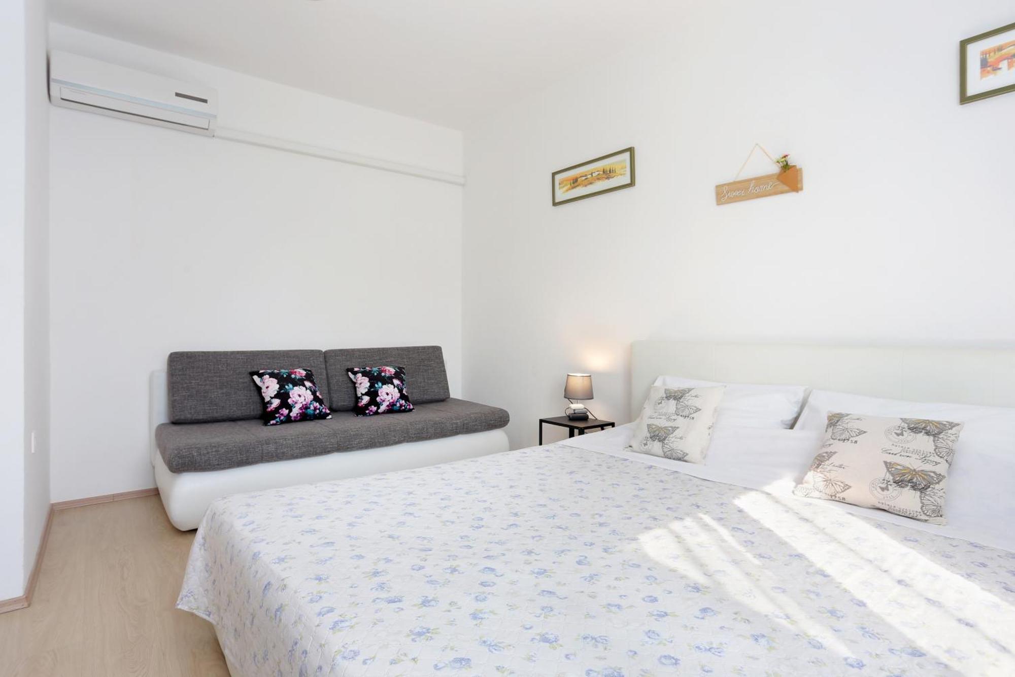 Seaside Holiday House Poljica, Trogir - 5161 Марина Стая снимка